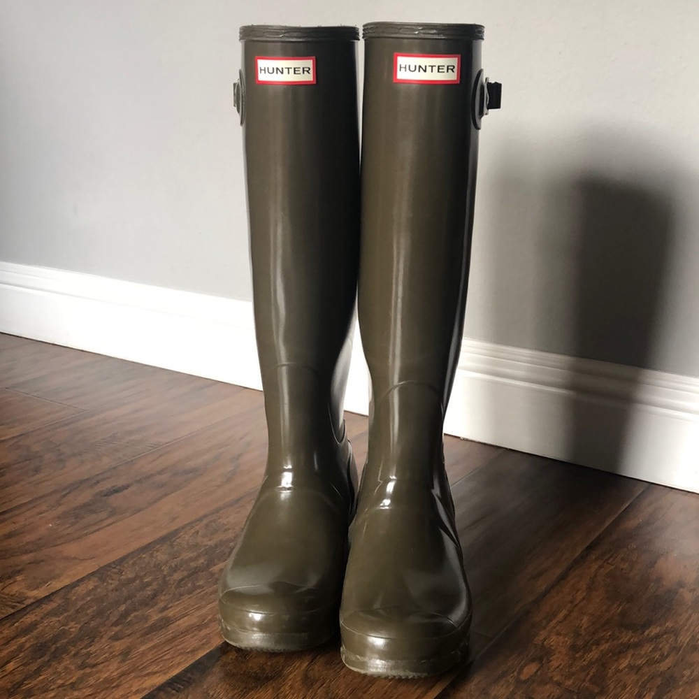 Tall hunter boots